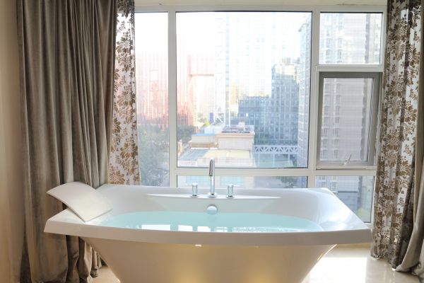 Alexandria Bathtub Installation